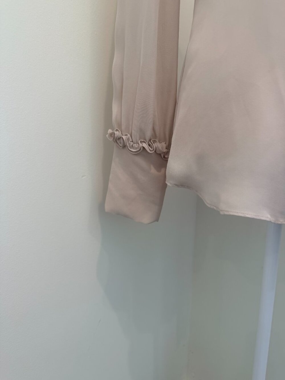 Nili Lotan "Lily" Ruffle Silk Blouse – 100% Silk Pale Pink / Blush Size XS - Picture 4 of 10